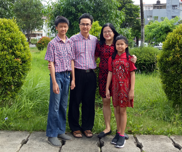 Yuzo with his wife, Yuliwaty, son Jason (15) and daughter Janice (10).